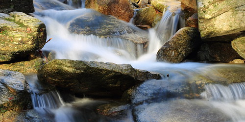 lighting autumn naturaleza nature canon river relax eos harmony otoño f22 cascade montseny composición naturalpark parquenaturaldelmontseny 1100d efectoseda canonistas canonef85mm18usm rieradesantafe