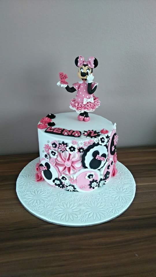Kasia Góra's Minnie Mouse Cake