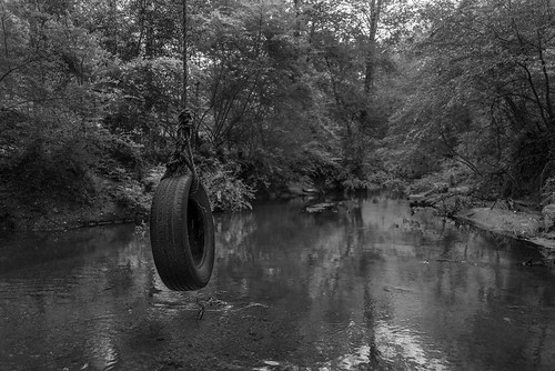 water zeiss creek river georgia stream unitedstates general south fork tire rope swing decatur peachtree carlzeiss clydeshepherdnaturepreserve zf2 distagon2528zf distagont2825 southforkpeachtreecreek zeissdistagont2825zf2