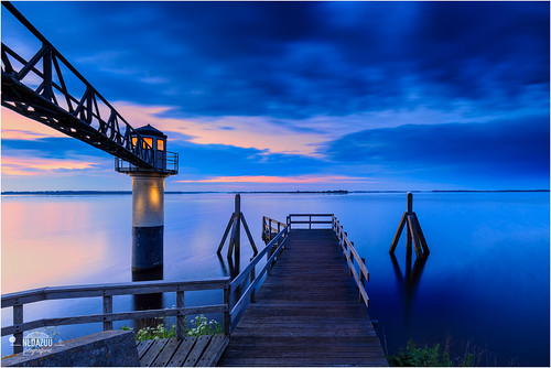 bluehour friesland landschap lauwersmeer zonsopkomst oostmahorn esonstad vuurtorentje blauweuur davezuuring burgerlijkeschemering nldazuufotografeertcom nldazuucom