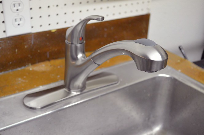Shelton 1-Handle Pull-Out Kitchen Faucet Price Pfister