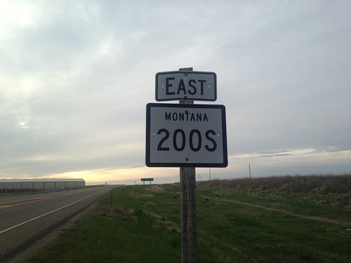 sign montana shield mcconecounty mt200s