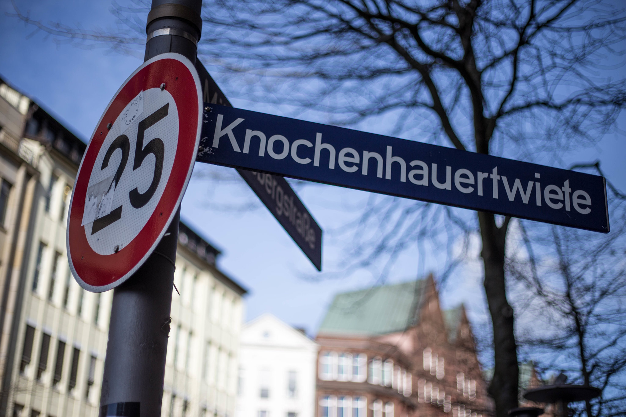 Straatnamen in Hamburg | foto door Kevin Hackert
