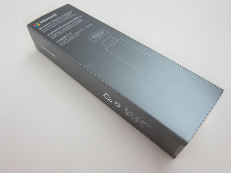 Microsoft Wireless Display Adapter - Box Left