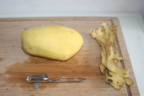 14 - Kartoffel schälen / Peel potato