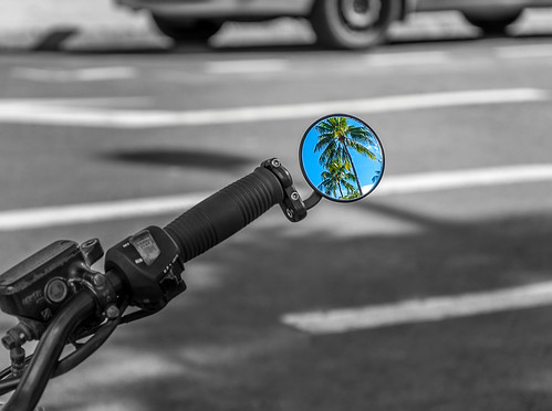 street reflections nikon newcaledonia nouvellecaledonie handlebars lightroom motocycle motobike noumea provincesud d7100 nikkor18105mmf3556 southprovince coloursplasheffect christopheroberthervouet