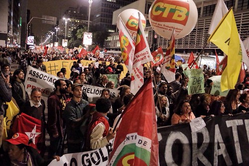 Ato contra Temer ocupa as ruas da Avenida Paulista. A manifestação terminou na Praça Roosevelt, no centro de São Paulo