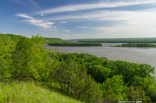 statepark blue trees sky green water illinois spring afternoon view scenic may sunny cliffs mississippiriver bluffs savanna mississippipalisades kevinpalmer tamron1750mmf28 pentaxk5