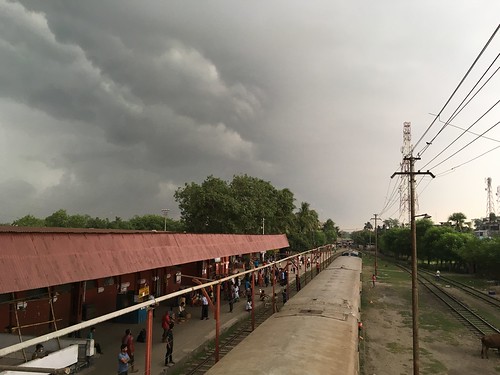 travel storm train railway traveling bangladesh shotoniphone