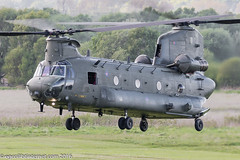 ZH893 - Royal Air Force Boeing-Vertol Chinook HC.4, approach & go-around on Runway 20 at Barton