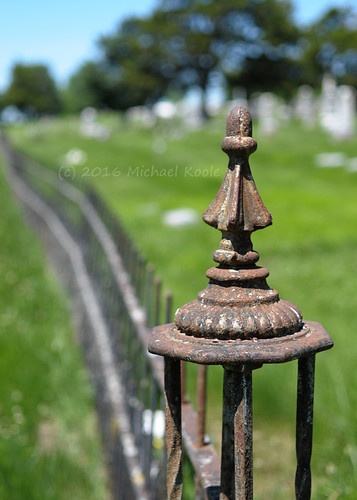 cemetery fence nikon rust rusty roadtrip missouri nikkor stcharles d300 35mmf2d bevier michaelkoole visionspast
