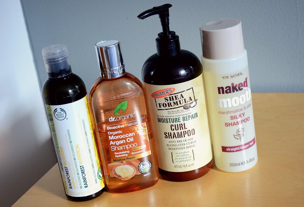 A selection of sulphate shampoos for curly & wavy hair. All available in the UK.