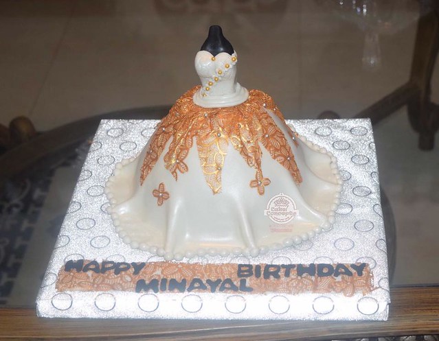 Bride To Be Cake by Sobia Ishfaq of Cake Concepts