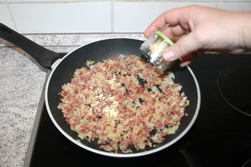 20 - Knoblauch hinzufügen / Add garlic