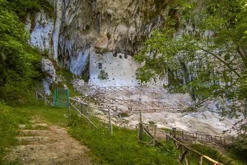 masonna fiume santuario grotta stalattiti italy campania irpinia calabritto sentiero sentieri monte cervialto