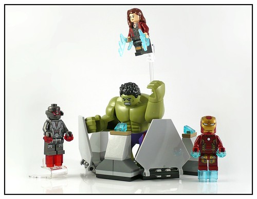LEGO 76031 The Hulk Buster Smash 02