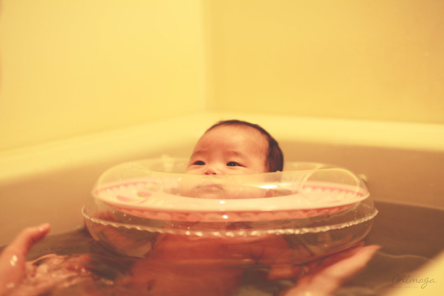 赤ちゃんのお風呂用の首浮き輪 Swimava スイマーバ を使ってみた オニマガ