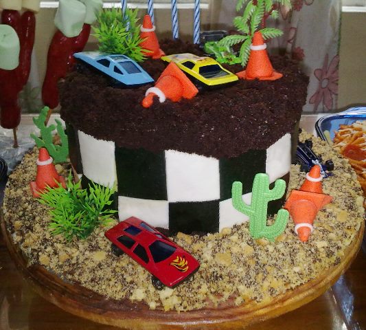 Issa Luzada's Race Cars Themed Cake