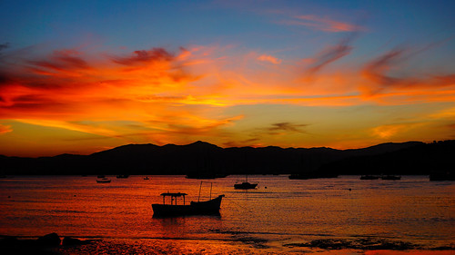 sunset sky sun sol praia beach clouds cores boat barco colours sundown sony céu pôrdosol nuvens portobelo santacatarina alpha entardecer a6000