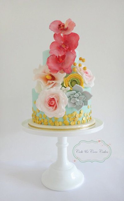 Cake matchs the Bouquet by Colin Cowie Weddings