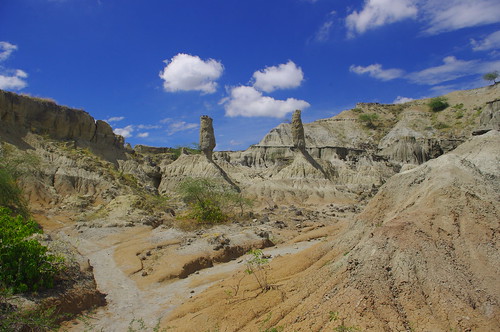 red color colour colors cuzco america forest river landscape site los amazing colombia colours view desert south north centro gray central dry valley area tropical huge region department magdalena huila centrale hoyos villavieja tolima rattlesnakes sorrows semiarid neiva natagaima tatacoa