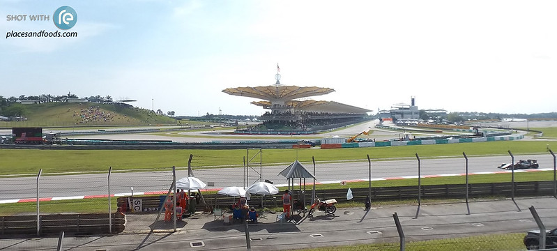 2015 f1 circuit with car