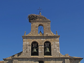 El nido de la espadaña * Ermita del pueblo (Sotopalacio - Burgos)