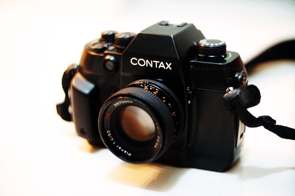 Contax AX + Carl Zeiss Planar 1.4/50 T*