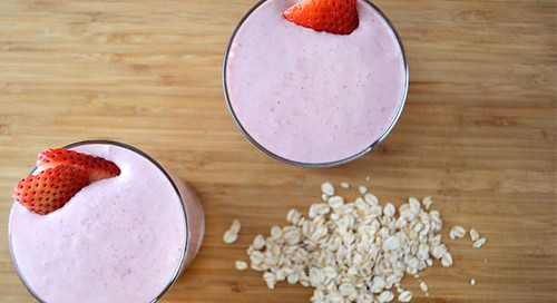 Strawberry-Oatmeal-Smoothie-650-353