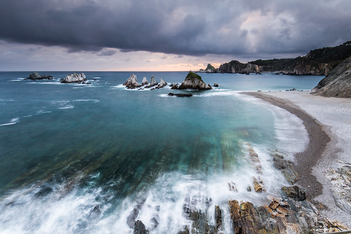 gueirua playa plage beach atlantic atlantique espagne spain asturias asturies seascape paysage rochers aiguilles leverdesoleil sunrise océan