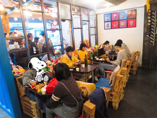 TankQ Cafe & Bar 10