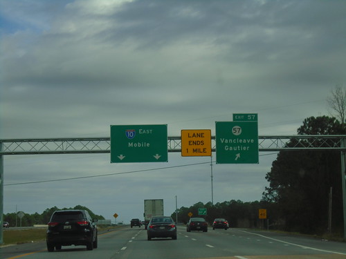 ms57 i10 gautier mississippi sign overhead freewayjunction intersection biggreensign