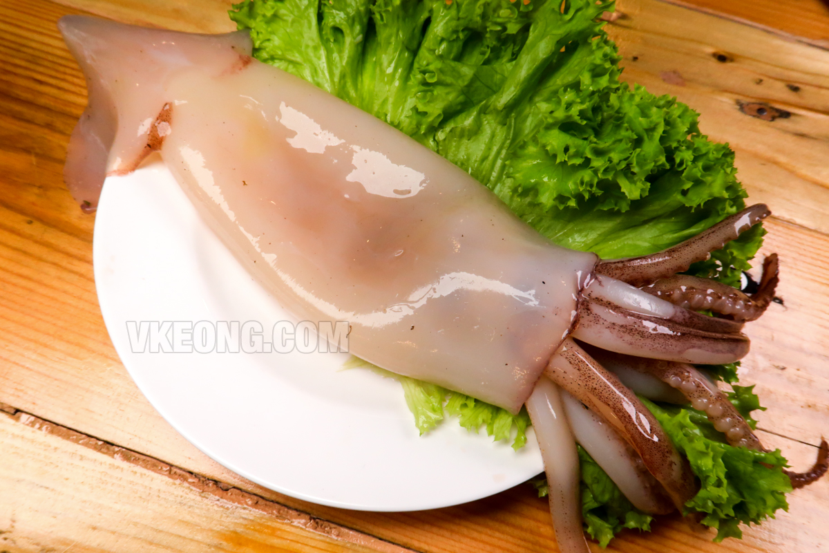 Talaykrata-Seafood-BBQ-Publika-Giant-Squid