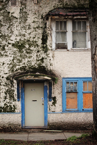 house disrepair decay door doorway hastingssunrise vancouver eastvillage blueframe