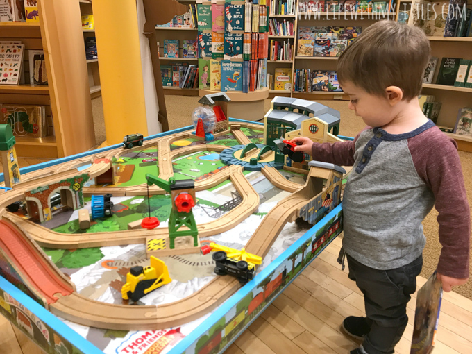 Visiting Minneapolis with toddlers and wondering if the Mall of America is worth going to? It is! Here are ten things to do at the Mall of America with toddlers (besides shopping!), plus a helpful tip on where to park if you're bringing a stroller!