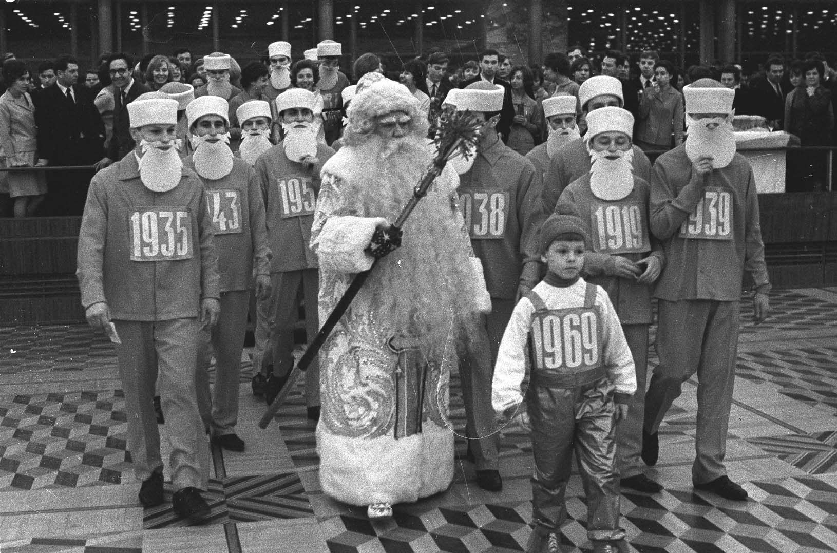 1968. Новогодний молодёжный бал в Кремлёвском дворце съездов. Авторы В. Мусаэльян, В. Соболев. 30 декабря