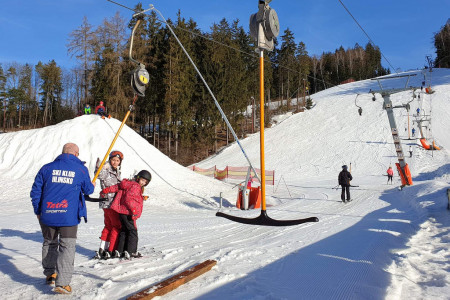 Tipy SNOW tour: Hlinsko – kompaktní kopec pro rodiny s dětmi