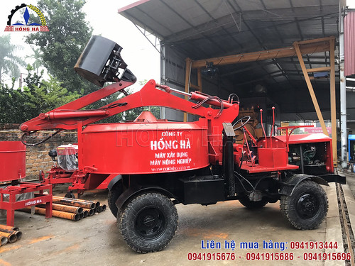 Máy trộn bê tông tự cấp liệu Hồng Hà trong thi công xây dựng nông thôn mới