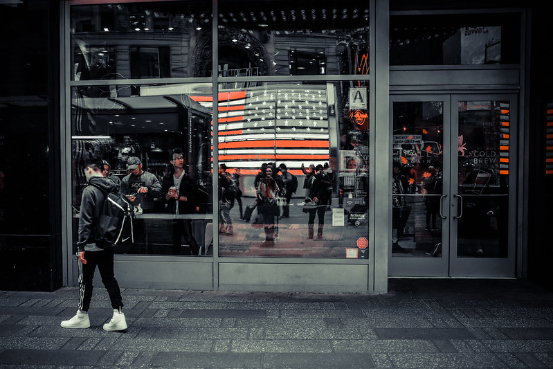 Walk In New York - Drapeau Americain Times Square 2017