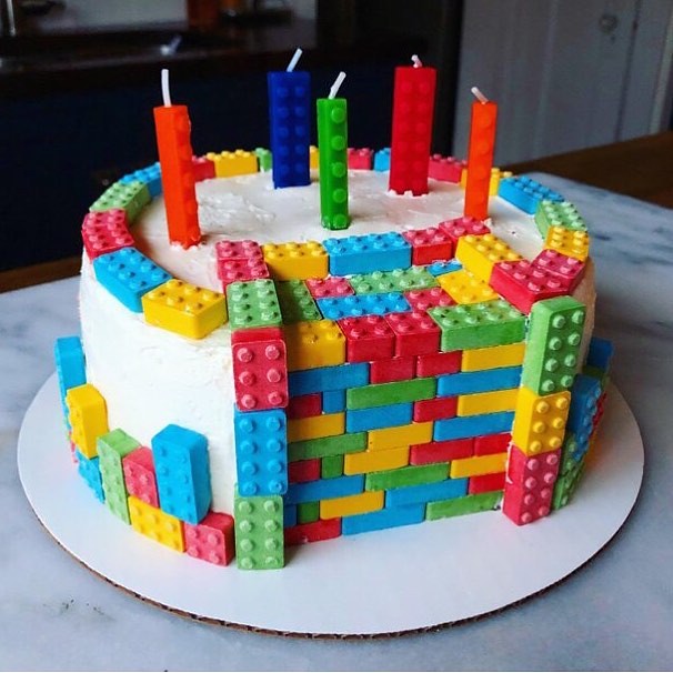 I think I wanna attempt this cake for Goo in a couple weeks. It’s cuuuuute.