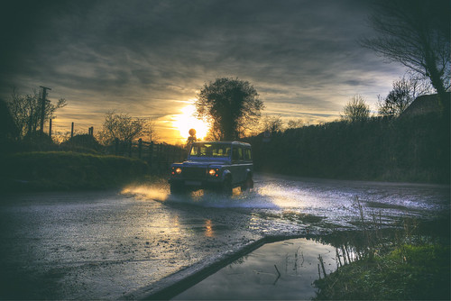 landrover defender ford water splash river sunset muchhadham hertfordshire