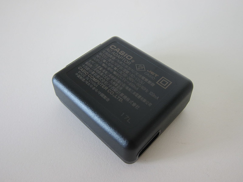 Casio WSD-F30 - USB Charger