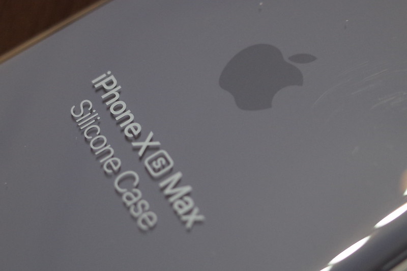 APPLE iPhone Xs Maxシリコンケースラベンダーブルーパッケージロゴ