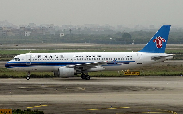 China Southern Airlines Airbus A320 B-6288