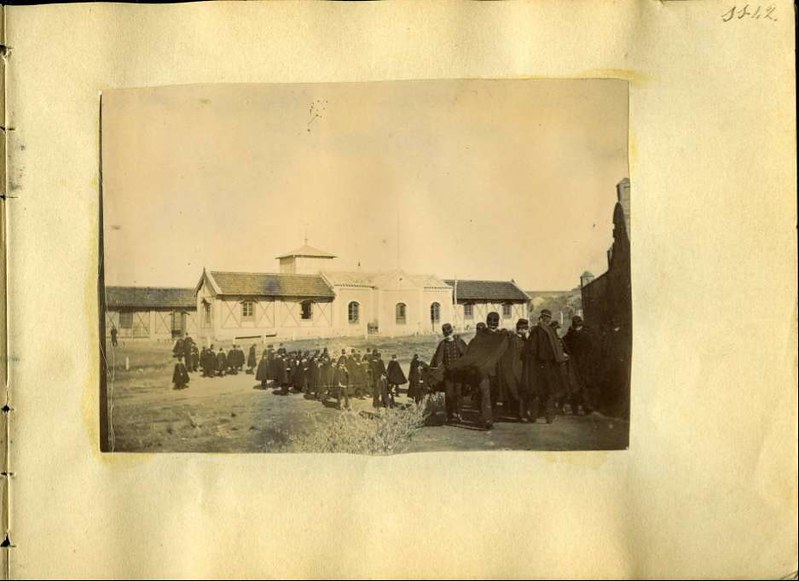 Soldados en una salida al campo. Álbum con fotografías de Toledo hacia 1890. Fototeca del Museo del Ejército, signatura MUE 120476