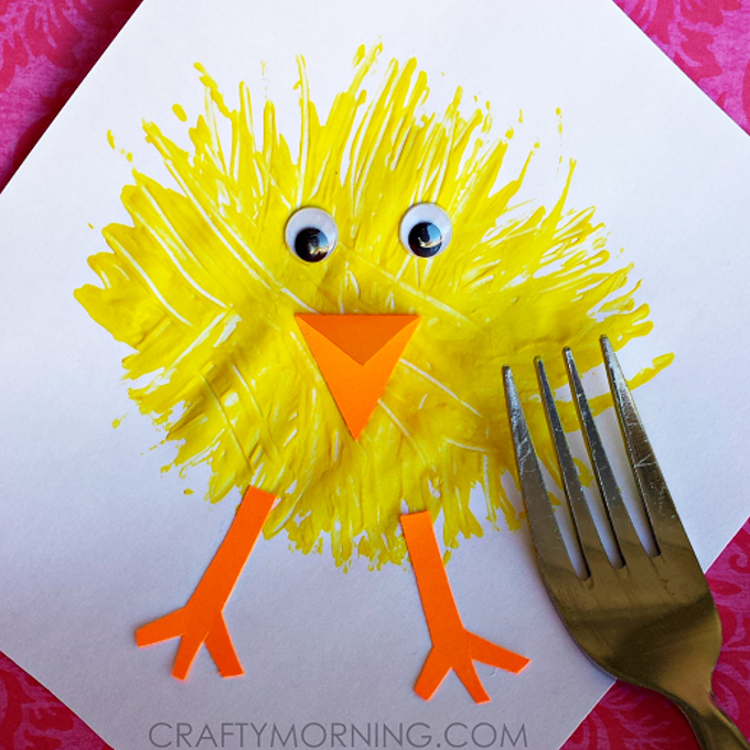 Over 15 adorable and simple Easter crafts for toddlers! These are so perfect for little hands to make! If you're looking for crafts for toddlers to do leading up to Easter, look no further!