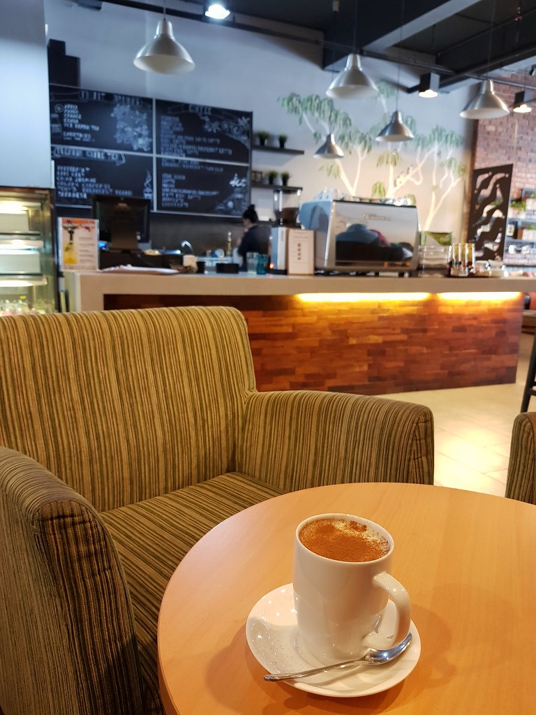 印度风味特色拿铁 Dirty Chai Latte rm$14 @ Crave Cafe at Oasis Square, PJ Ara Damansara