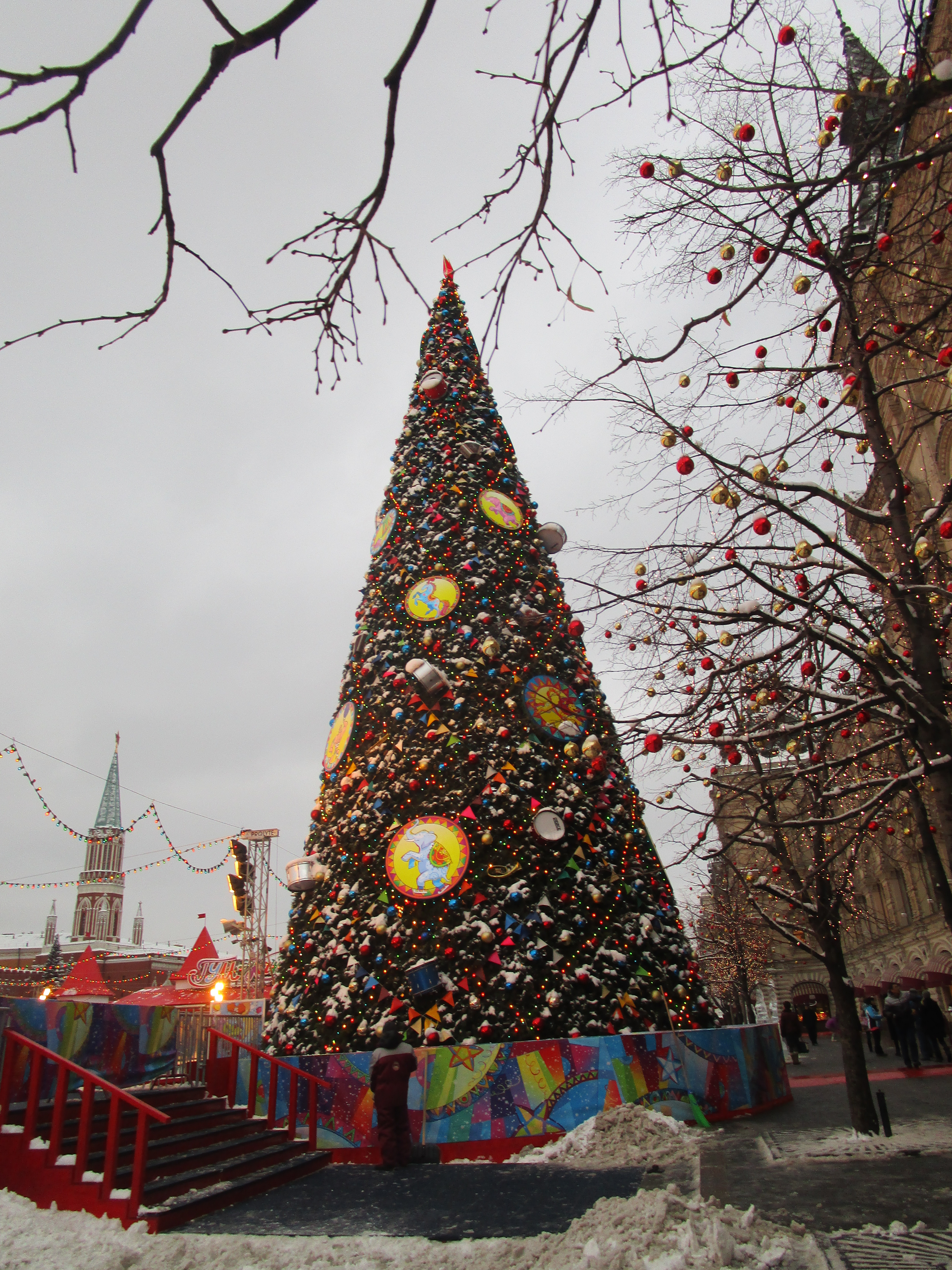 New Year's Tree on Red Square in Moscow, Russia. Photo taken on December 13, 2014.