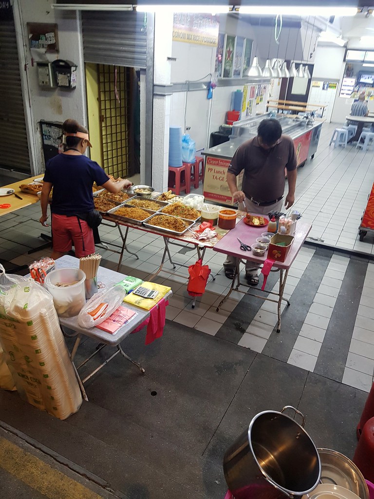 @ 111美食中心 Restoran One One One Bee Fatt at PJ Damansara Uptown