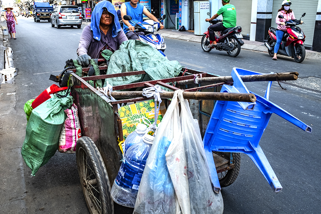 Collector of recyclables--Saigon 6
